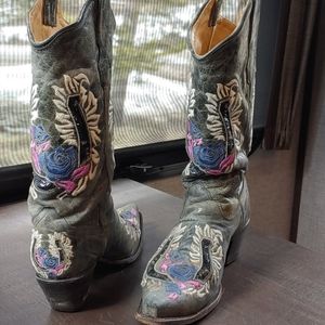 Vintage Corral Horseshoe Rose Cowgirl 